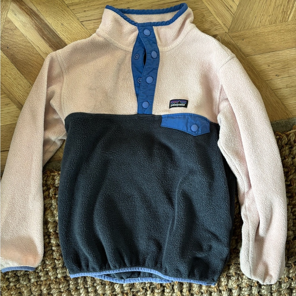 Patagonia Pink and Black Sweatshirt Cozy Outdoor Essential
